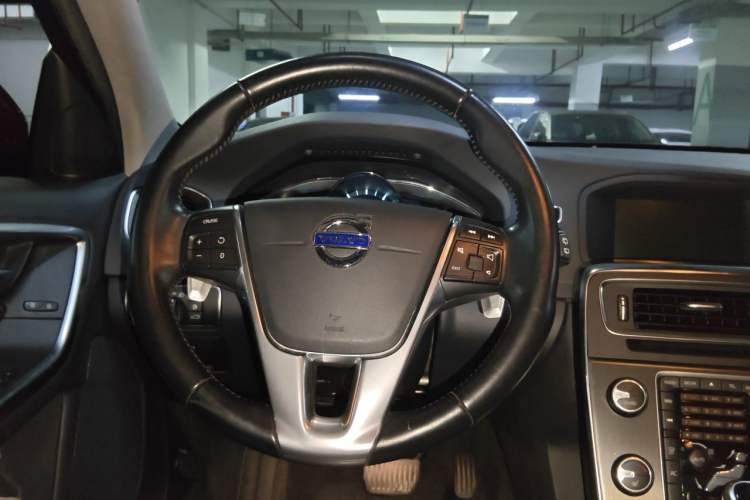 Used Volvo V60 2014 T5 Zhiya Edition Steering Wheel