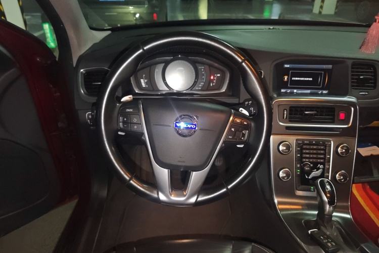 Used Volvo V60 2014 T5 Zhiya Edition Steering Wheel