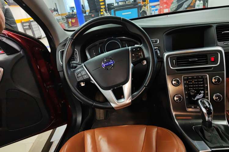 Used Volvo V60 2014 Restyled T5 Zhiya Edition Steering Wheel