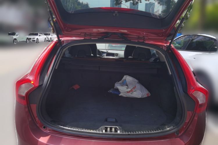 Used Volvo V60 2014 Restyled T5 Zhiya Edition Trunk