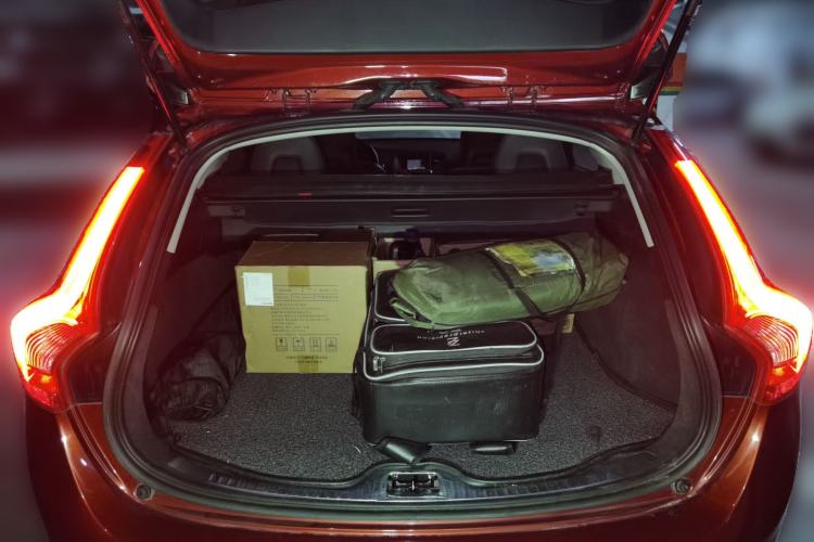 Used Volvo V60 2014 Restyled T5 Zhiya Edition Trunk