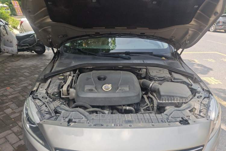 Used Volvo V60 2014 Restyled T5 Zhiya Edition Engine Bay