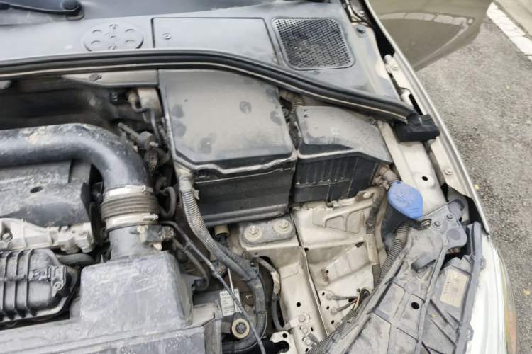 Used Volvo V60 2014 T5 Zhiya Edition Engine Bay Left