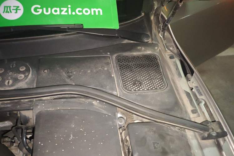 Used Volvo V60 2014 T5 Zhiya Edition Engine Bay Left