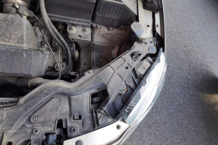 Used Volvo V60 2014 T5 Zhiyi Edition Engine Bay Left
