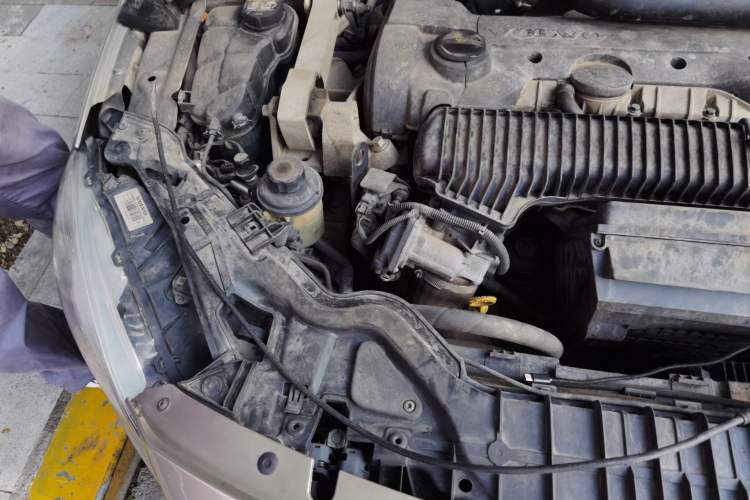 Used Volvo V60 2014 T5 Zhiyi Edition Engine Bay Right