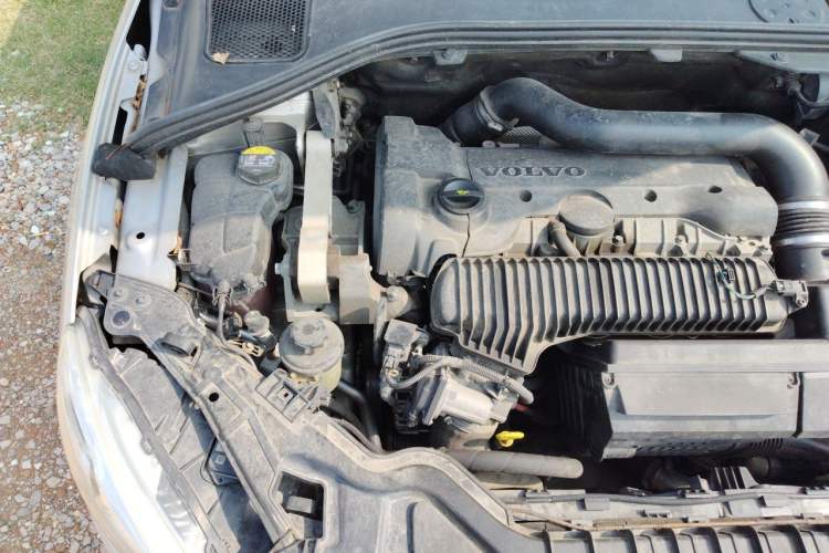 Used Volvo V60 2014 T5 Zhiya Edition Engine Bay Right