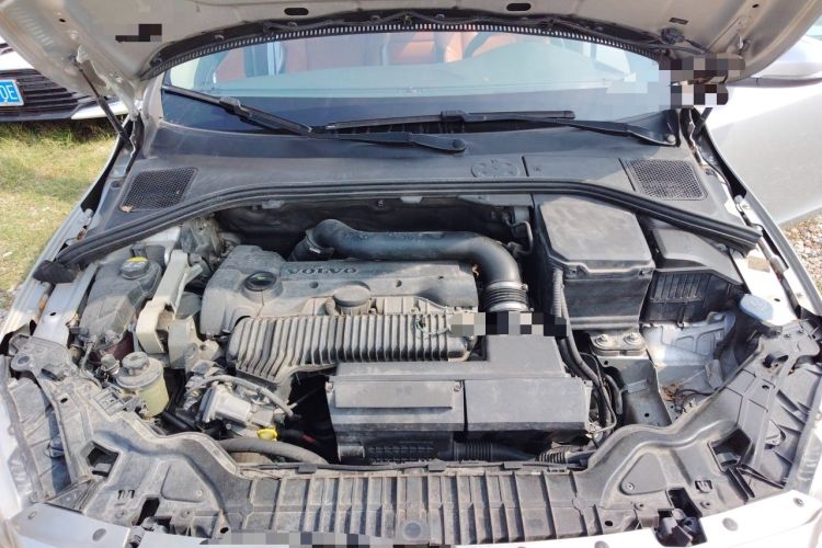 Used Volvo V60 2014 T5 Zhiya Edition Engine Bay