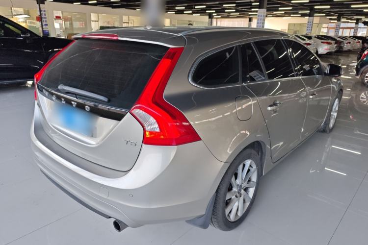 Used Volvo V60 2014 T5 Zhiyi Edition Exterior 5