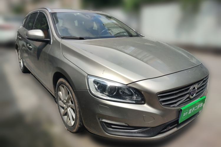 Used Volvo V60 2014 T5 Zhiyi Edition Front Right 45 Deg