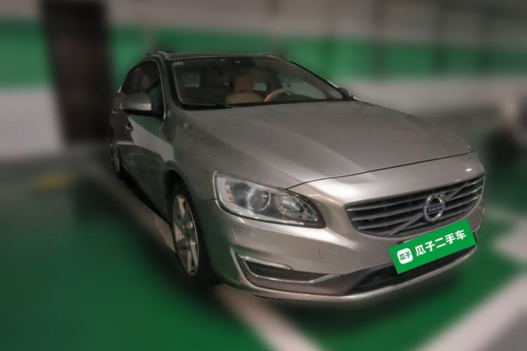 Used Volvo V60 2014 T5 Zhiyi Edition Front Right 45 Deg
