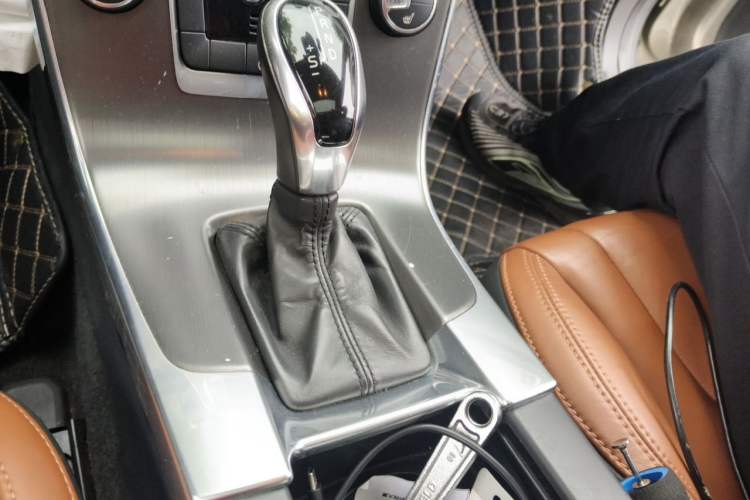 Used Volvo V60 2014 T5 Zhiya Edition Gear Lever