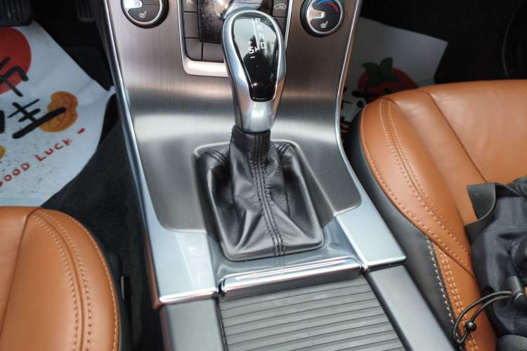 Used Volvo V60 2014 T5 Zhiya Edition Gear Lever