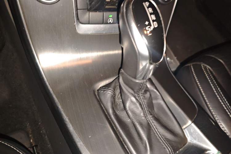 Used Volvo V60 2014 T5 Zhiya Edition Gear Lever