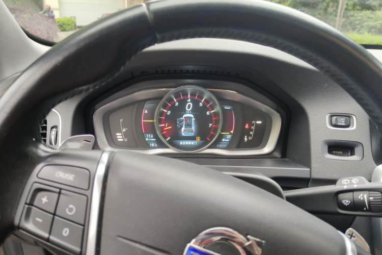 Used Volvo V60 2014 T5 Zhiya Edition Instrument Cluster
