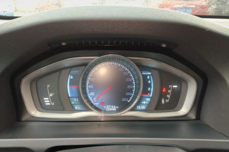 Used Volvo V60 2014 T5 Zhiya Edition Instrument Cluster