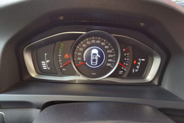 Used Volvo V60 2014 T5 Zhiyi Edition Instrument Cluster