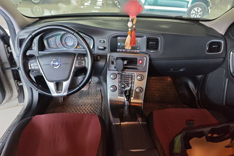 Used Volvo V60 2014 T5 Zhiyi Edition Interior 2