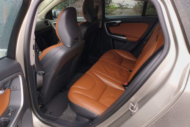 Used Volvo V60 2014 T5 Zhiya Edition Interior 4