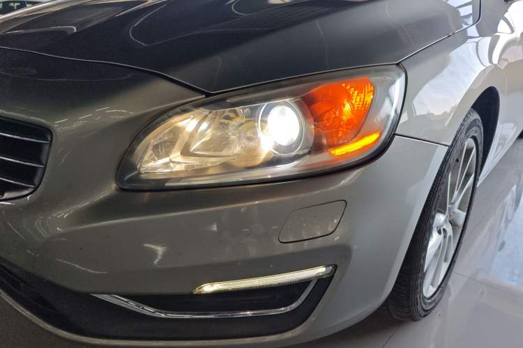Used Volvo V60 2014 T5 Zhiyi Edition Left Front Headlight
