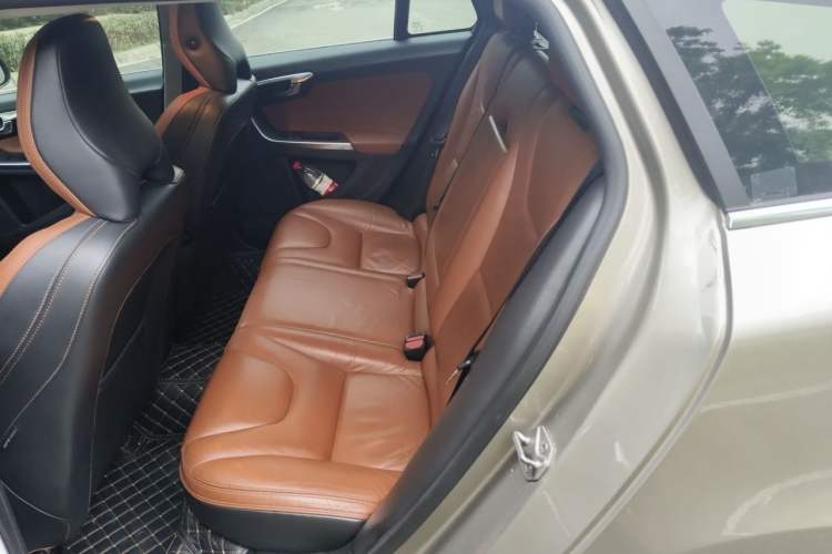 Used Volvo V60 2014 T5 Zhiya Edition Left Rear Seat