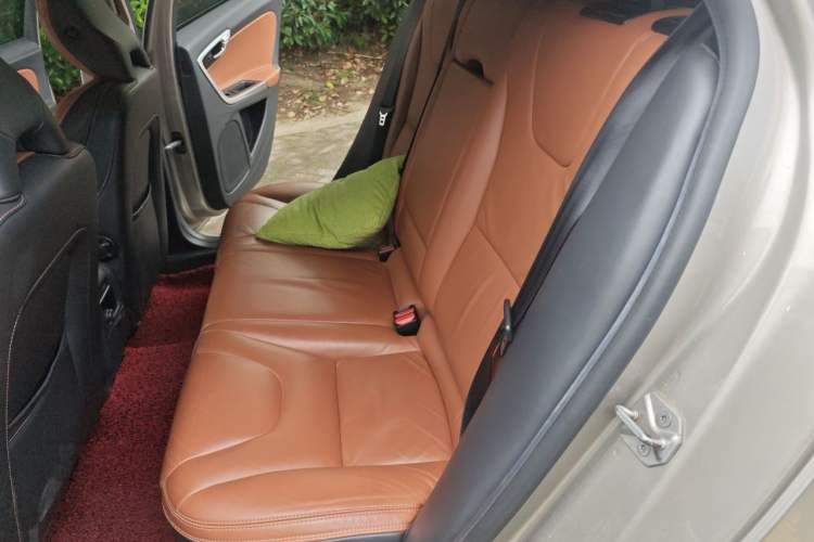 Used Volvo V60 2014 Restyled T5 Zhiya Edition Left Rear Seat