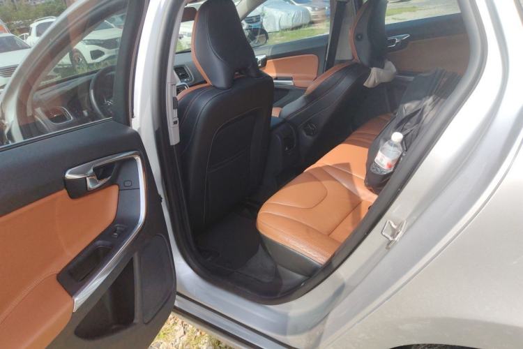 Used Volvo V60 2014 T5 Zhiya Edition Left Rear Seat