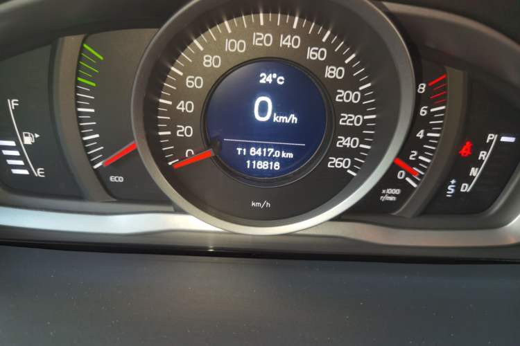 Used Volvo V60 2014 T5 Zhiyi Edition Odometer Close Up