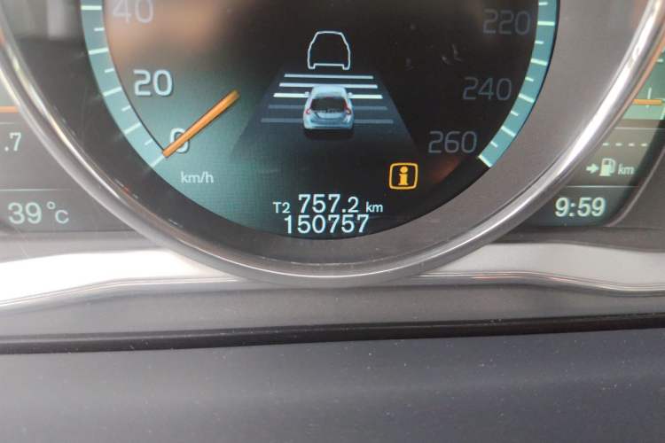 Used Volvo V60 2014 T5 Zhiya Edition Odometer Close Up