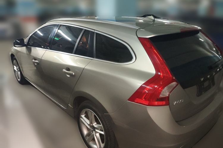 Used Volvo V60 2014 T5 Zhiya Edition Rear Left 45 Deg
