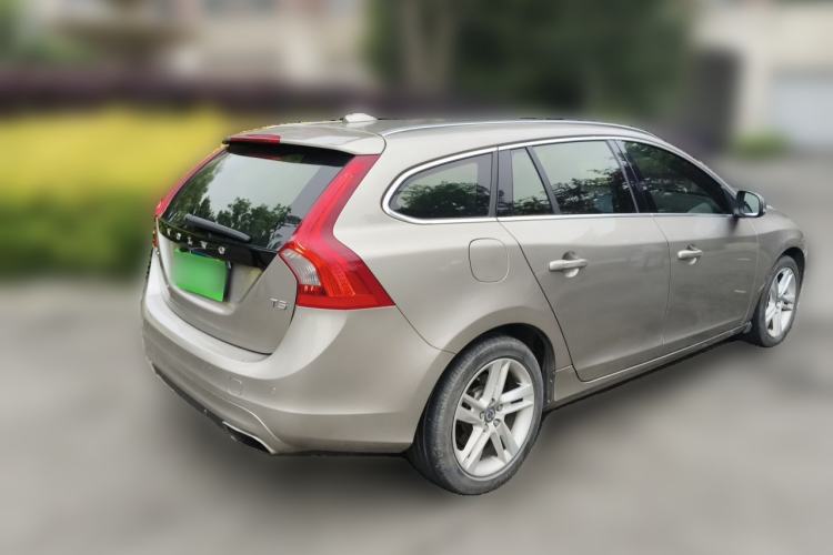 Used Volvo V60 2014 T5 Zhiya Edition Rear Right 45 Deg