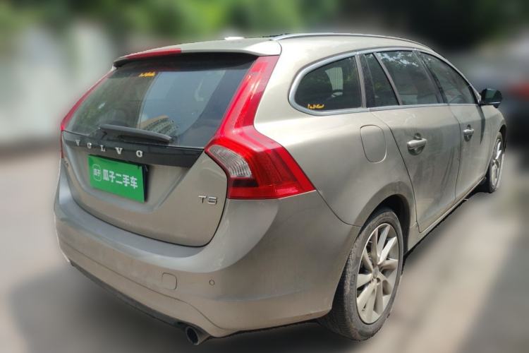 Used Volvo V60 2014 T5 Zhiyi Edition Rear Right 45 Deg