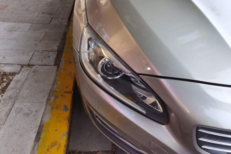 Used Volvo V60 2014 T5 Zhiyi Edition Right Front Headlight