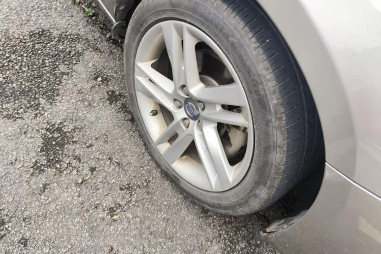 Used Volvo V60 2014 T5 Zhiya Edition Right Front Wheel Hub