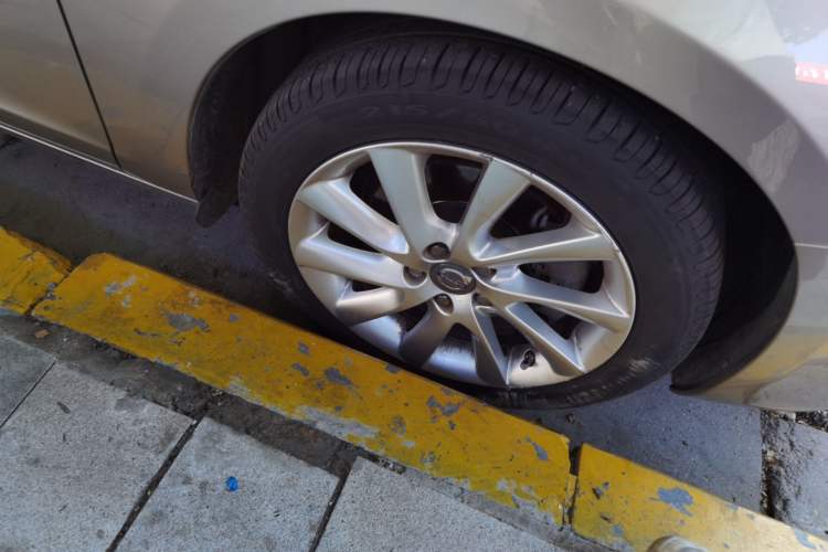 Used Volvo V60 2014 T5 Zhiyi Edition Right Front Wheel Hub