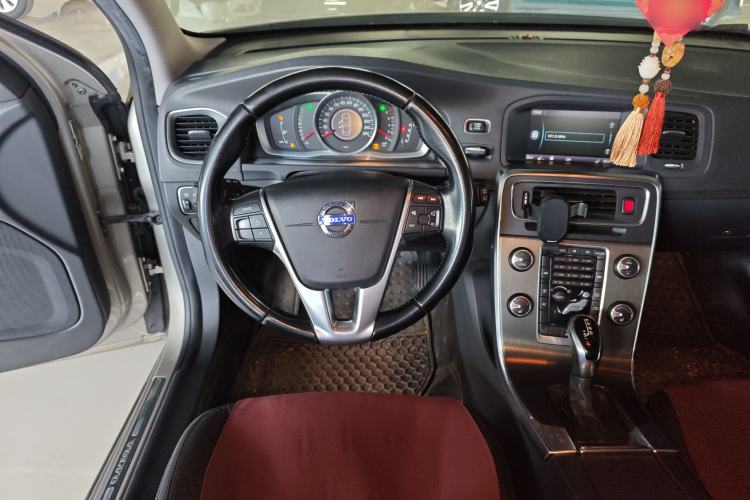 Used Volvo V60 2014 T5 Zhiyi Edition Steering Wheel