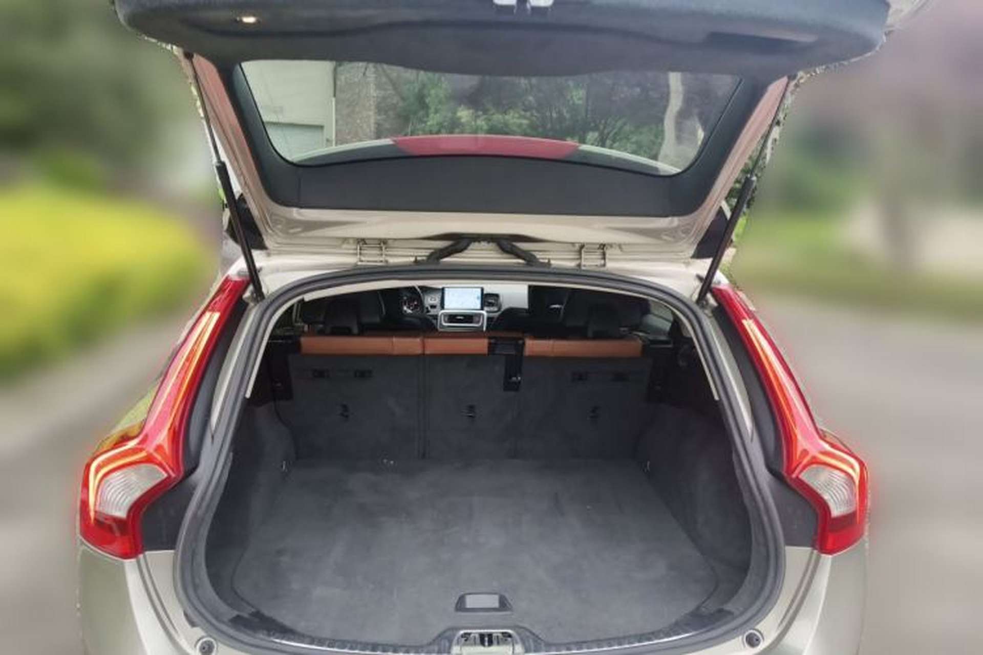 Used Volvo V60 2014 T5 Zhiya Edition Trunk
