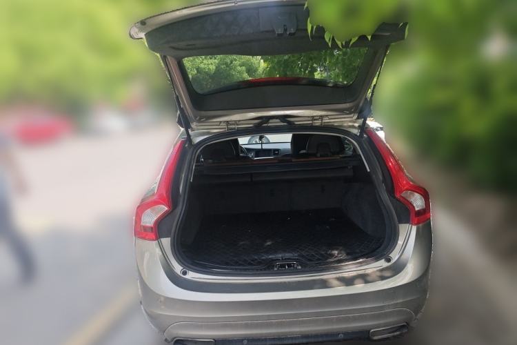 Used Volvo V60 2014 Restyled T5 Zhiya Edition Trunk