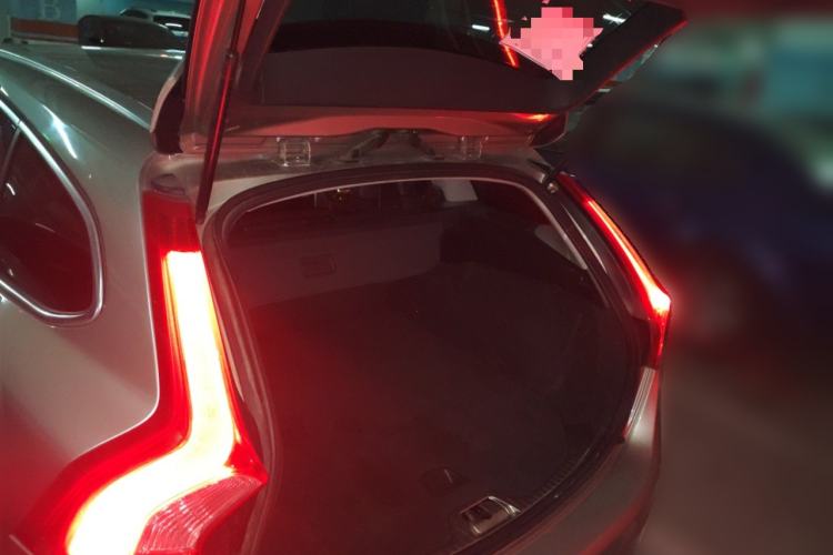 Used Volvo V60 2014 T5 Zhiya Edition Trunk
