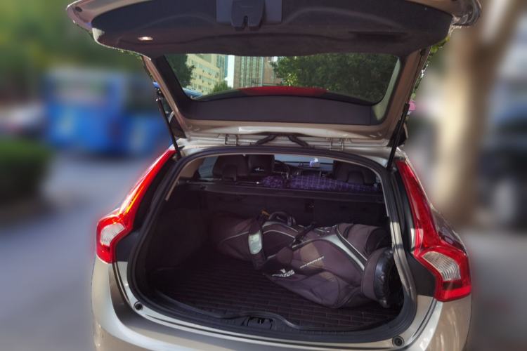 Used Volvo V60 2014 T5 Zhiyi Edition Trunk