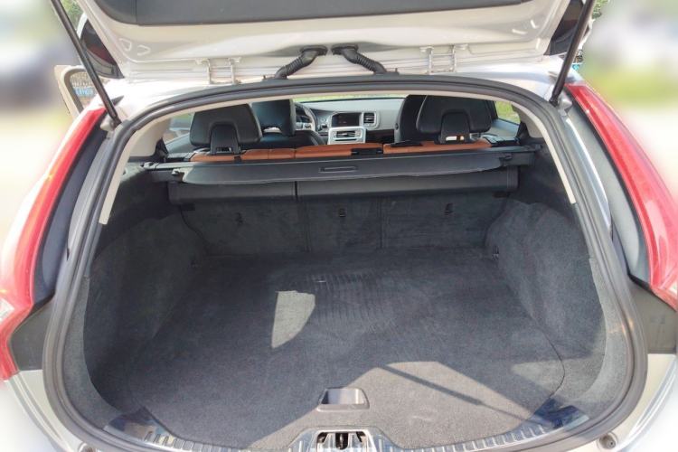 Used Volvo V60 2014 T5 Zhiya Edition Trunk