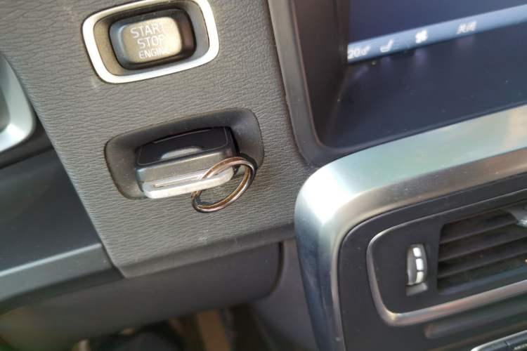 Used Volvo V60 2014 T5 Zhiyi Edition Vehicle Key