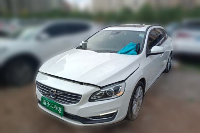 Ojetý Volvo V60 2014 T5 Zhiyi Edition