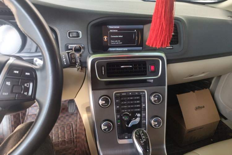 Used Volvo V60 2014 Restyled T5 Zhiya Edition Audio And AC Panel