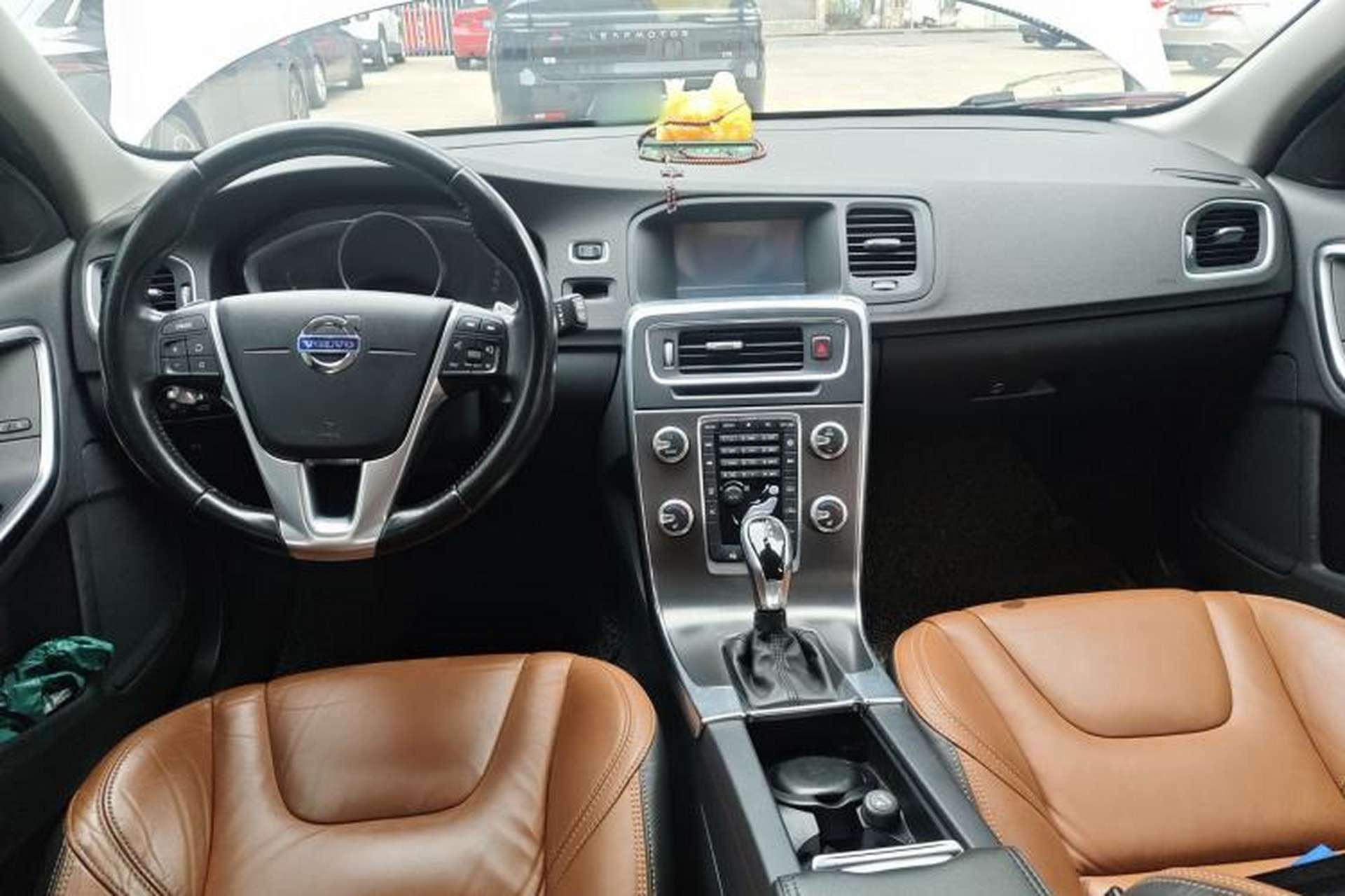 Used Volvo V60 2014 T5 Zhiya Edition Center Console