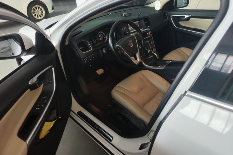 Used Volvo V60 2014 T5 Zhiyi Edition Driver Seat