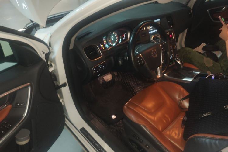 Used Volvo V60 2014 T5 Zhiya Edition Driver Seat