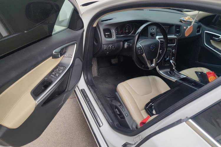 Used Volvo V60 2014 T5 Zhiyi Edition Driver Seat