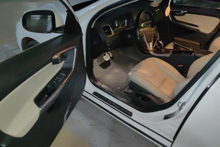 Used Volvo V60 2014 T5 Zhiyi Edition Driver Seat