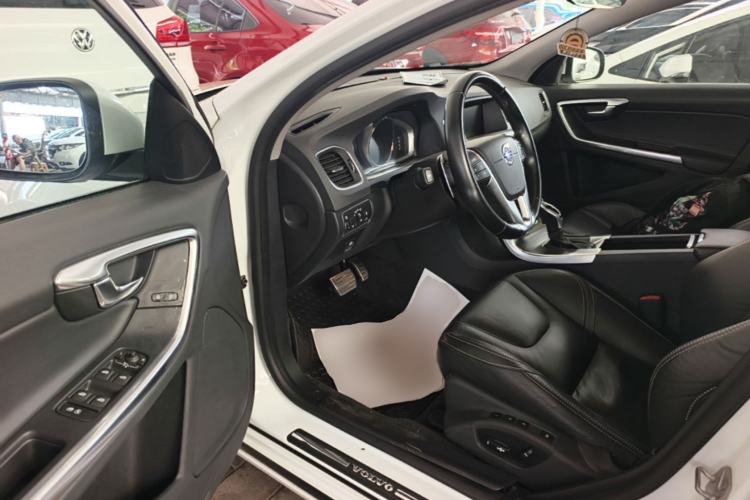 Used Volvo V60 2014 Restyled T5 Zhiya Edition Driver Seat